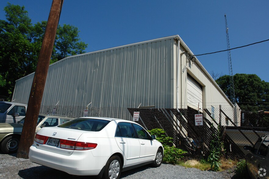 More Photos Of 4620 Madison St, Riverdale Warehouse For Lease