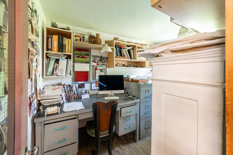 More Photos Of 45 West St, New Milford Light Manufacturing For Sale