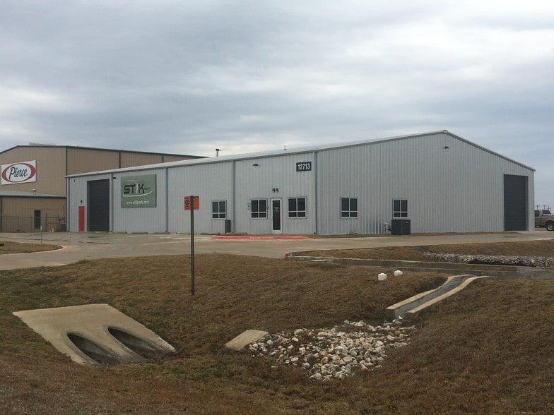 Primary Photo Of 12713 Beltex Rd, Manor Warehouse For Lease