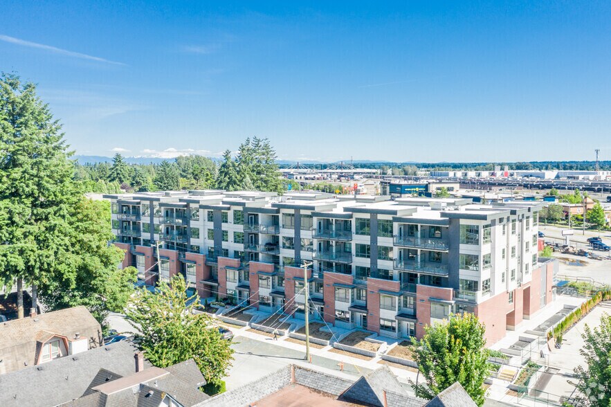 More Photos Of 2053 Lougheed Hwy, Port Coquitlam Apartments For Lease