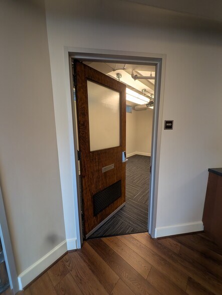 More Photos Of 219 N Main St, Bryan Office For Lease
