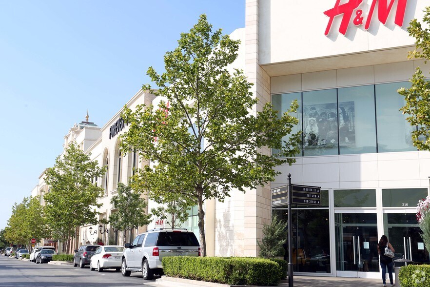 More Photos Of 172 N East Promontory, Farmington General Retail For Lease