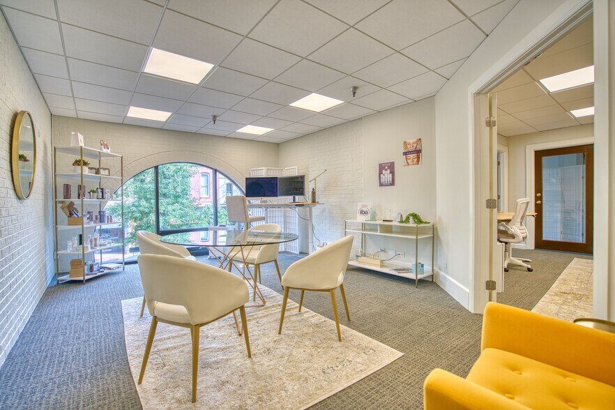 More Photos Of 1200 Pearl St, Boulder Office For Lease