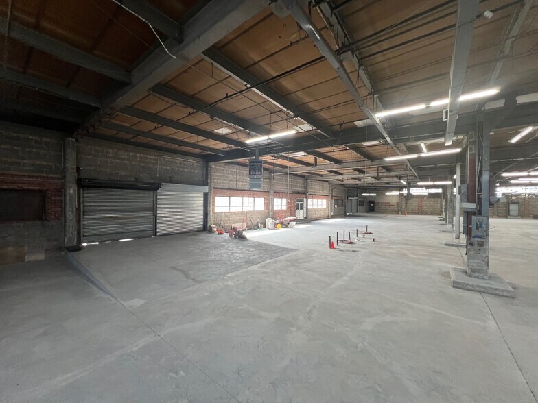 More Photos Of 625 Wortman Ave, Brooklyn Distribution For Lease