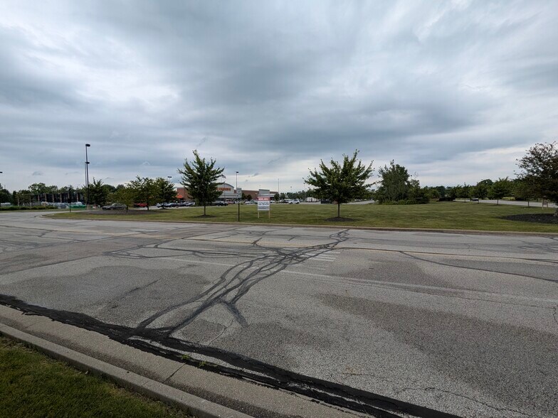 More Photos Of N Market Place Dr, Chagrin Falls Freestanding For Lease