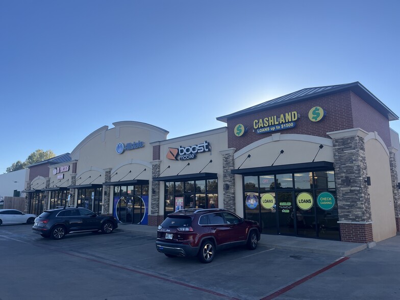 More Photos Of 1017 S Air Depot Blvd, Midwest City General Retail For Lease