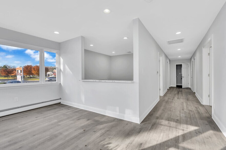 More Photos Of 411 State Route 34 N, Colts Neck Storefront Retail Office For Lease