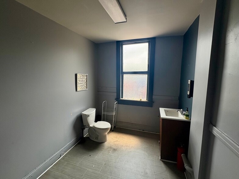 More Photos Of 674 Myrtle St NE, Atlanta Restaurant For Lease