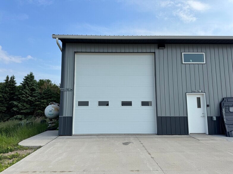 More Photos Of 26681 483rd Ave, Rowena Warehouse For Lease