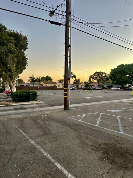 More Photos Of 4326 Tweedy Blvd, South Gate Restaurant For Sale