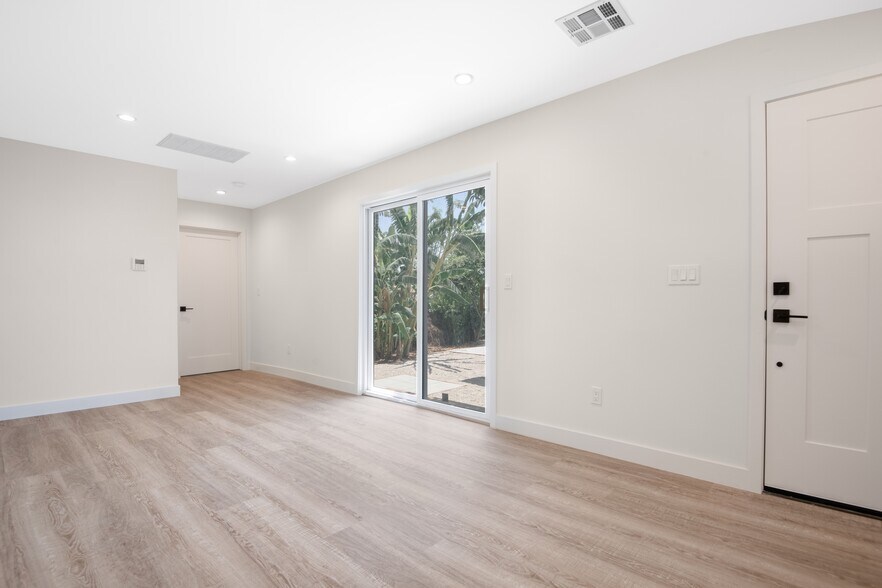 More Photos Of 4121 Monroe St, Los Angeles Apartments For Sale