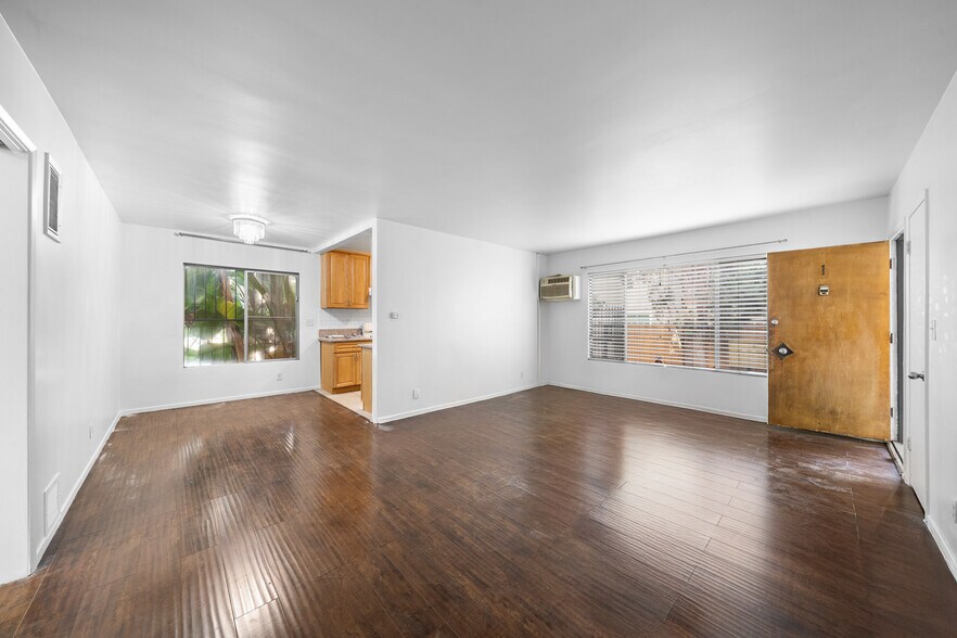 More Photos Of 127 S St Andrews Pl, Los Angeles Apartments For Sale