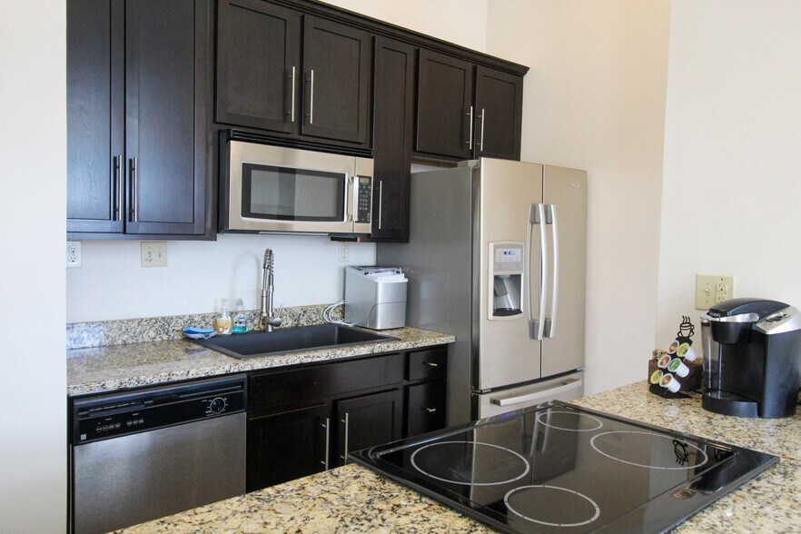 More Photos Of 440 Hopkins St, Cincinnati Apartments For Sale