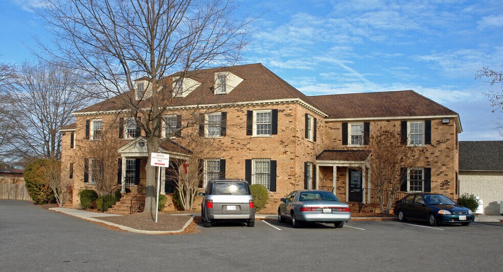 Primary Photo Of 21 Walnut Blvd, Petersburg Office For Lease