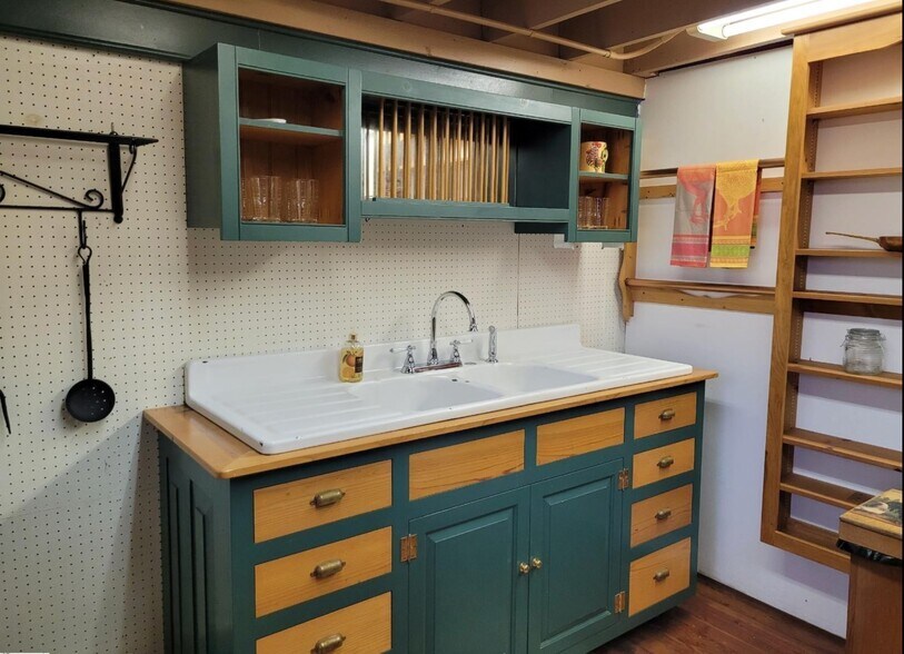 More Photos Of 11 N Main St, Honea Path Storefront Retail Office For Sale