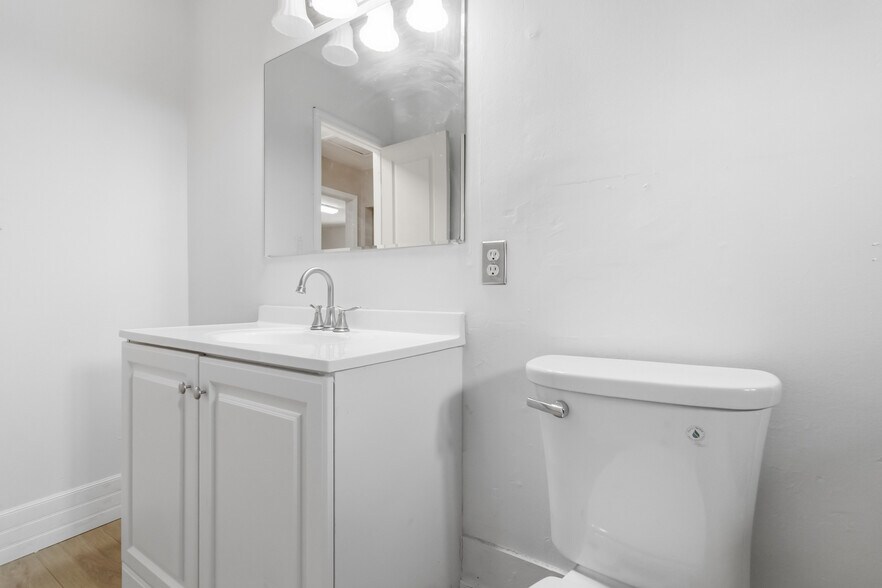 More Photos Of 1211 S Eastern Ave, Las Vegas Office For Lease