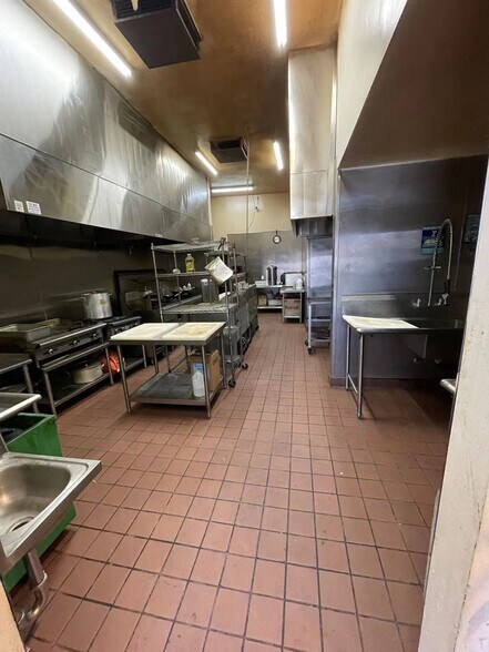 More Photos Of 8901-8925 Valley Blvd, Rosemead Storefront For Lease