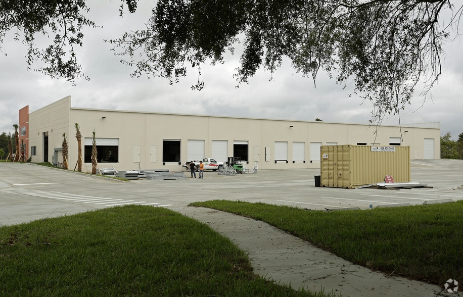 More Photos Of 7500 TPC Blvd, Orlando Flex For Sale