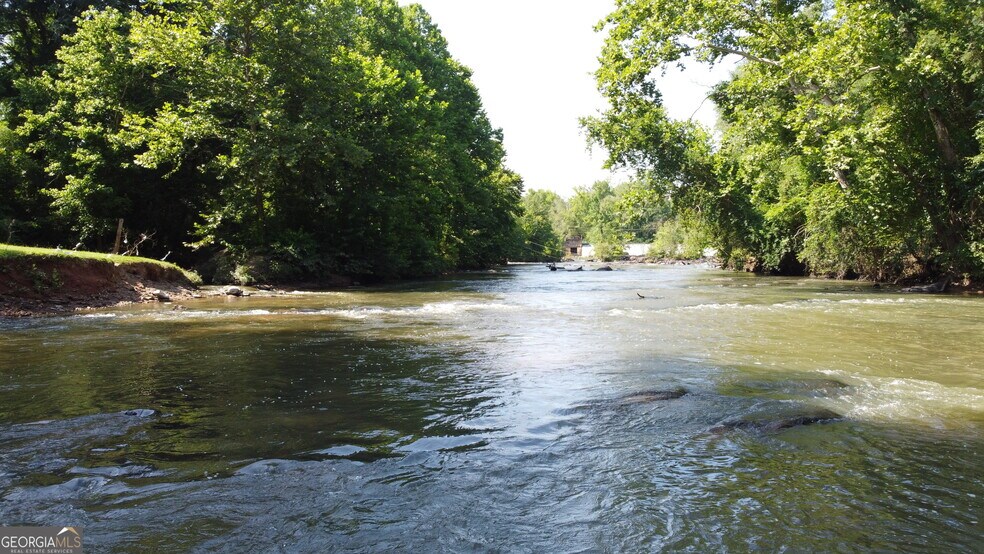 More Photos Of 5543 Juliette Rd, Juliette Specialty For Sale