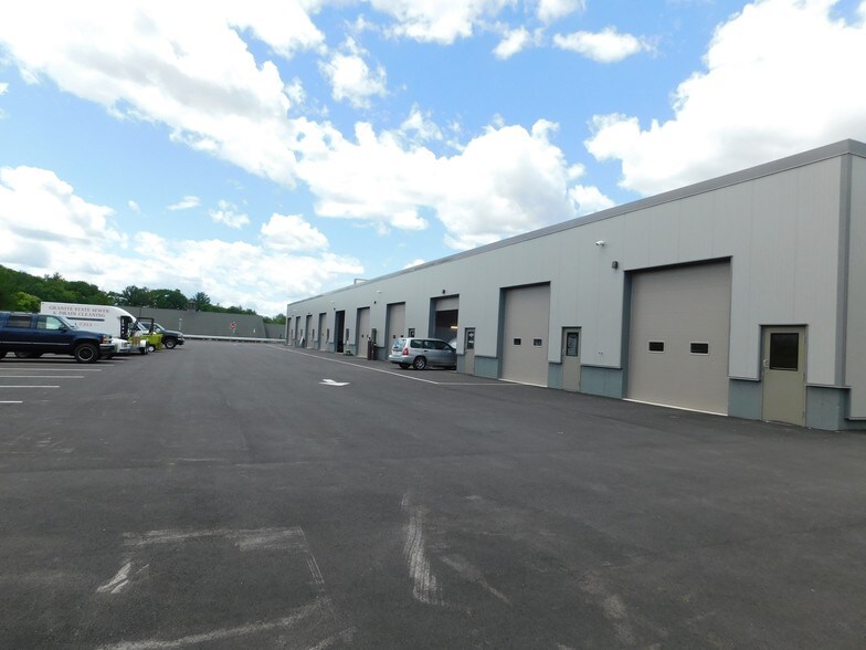 More Photos Of 4 Candy Ln, Hudson Warehouse For Lease