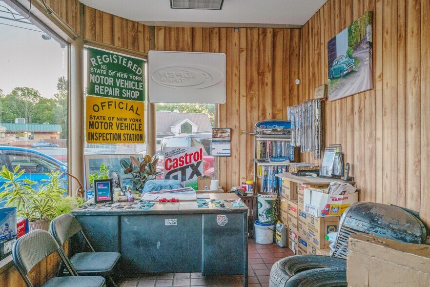 More Photos Of 185 Main St, New Paltz Auto Repair For Sale