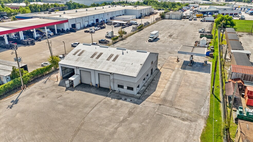 More Photos Of 9222 Wallisville Rd, Houston Warehouse For Lease