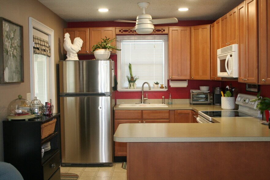 More Photos Of 10221 New Kings Rd, Jacksonville Office Residential For Sale