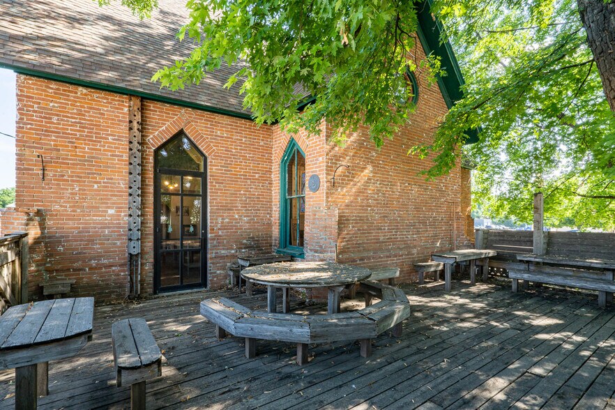 More Photos Of 401 E 5th St, Canton Restaurant For Sale