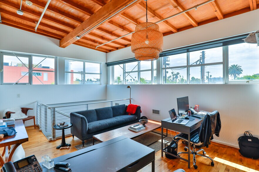More Photos Of 2100 Abbot Kinney Blvd, Venice Office For Lease