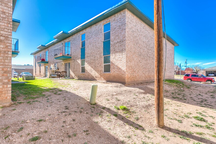 More Photos Of 1707-1717 Greenwood St, San Angelo Apartments For Sale