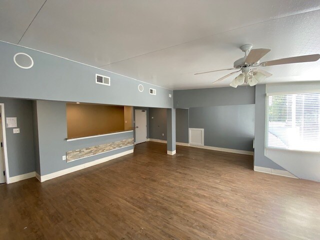 More Photos Of 1509 W 3rd St, Farmville Medical For Lease