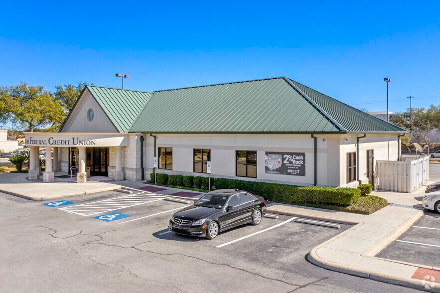 More Photos Of 11309-11323 Bandera Rd, San Antonio Unknown For Lease