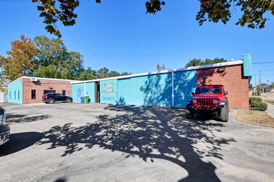 More Photos Of 1316 S 5th Ave, Wilmington Service For Sale