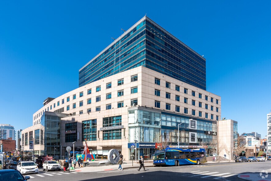 More Photos Of 136-17 39th Ave, Flushing Office Residential For Lease