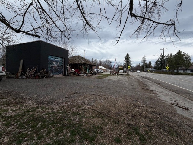 More Photos Of 32173 5th Ave, Spirit Lake Freestanding For Sale