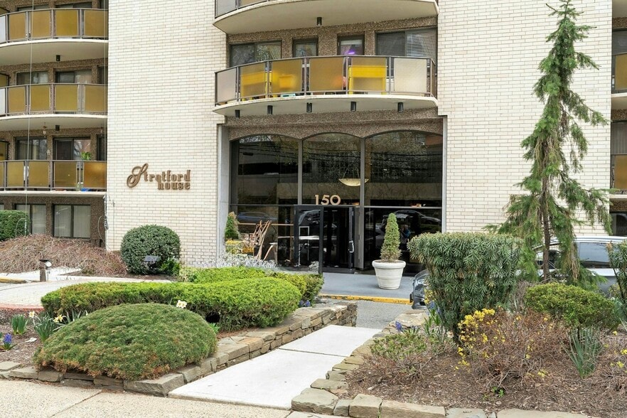 More Photos Of 150 Overlook Ave, Hackensack Apartments For Sale
