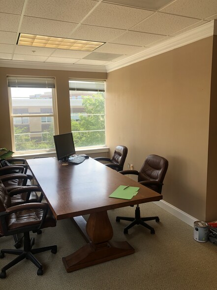 More Photos Of 44031 Pipeline Plz, Ashburn Medical For Lease