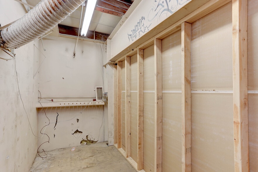 More Photos Of 1210 S El Paso St, Colorado Springs Warehouse For Lease