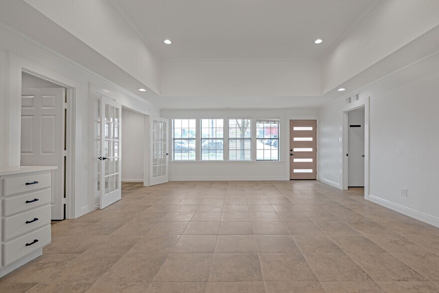 More Photos Of 5611 Adams Ave, Austin Office For Sale