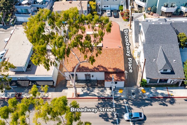 More Photos Of 298 Broadway St, Laguna Beach Office For Sale