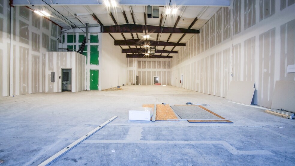 More Photos Of 53 Freemans Bridge Rd, Schenectady Flex For Lease