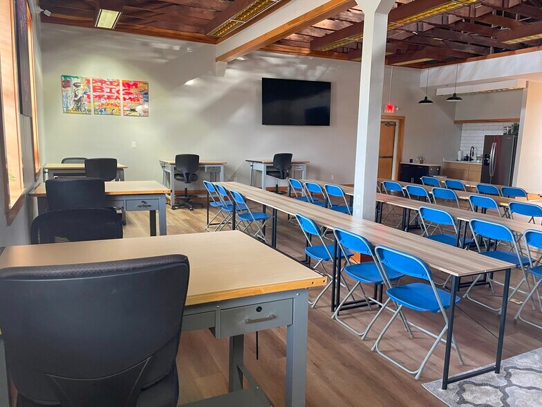 More Photos Of 343 N Bay St, Eustis Coworking Space