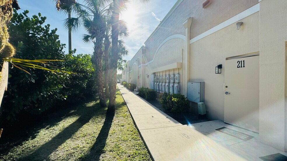 More Photos Of 951 Sansburys Way, West Palm Beach Unknown For Lease