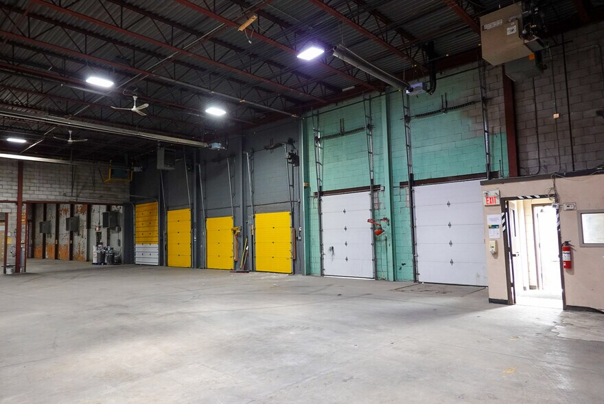 More Photos Of 75 Westmore Dr, Toronto Warehouse For Lease