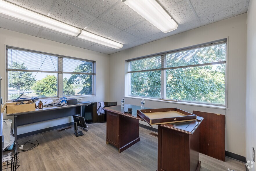 More Photos Of 1240 E Main St, Springfield Loft Creative Space For Sale