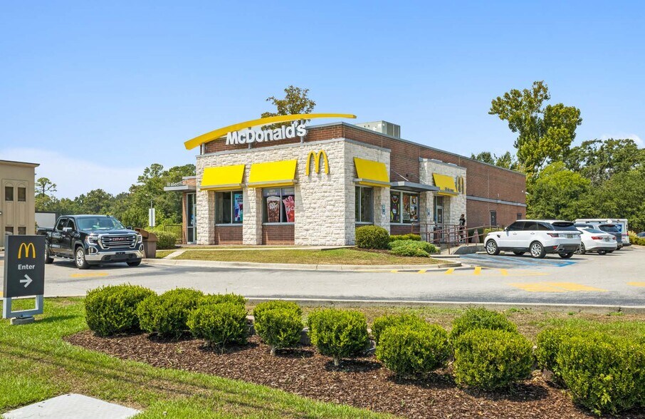Primary Photo Of 3301 Pontchartrain Dr, Slidell Fast Food For Sale