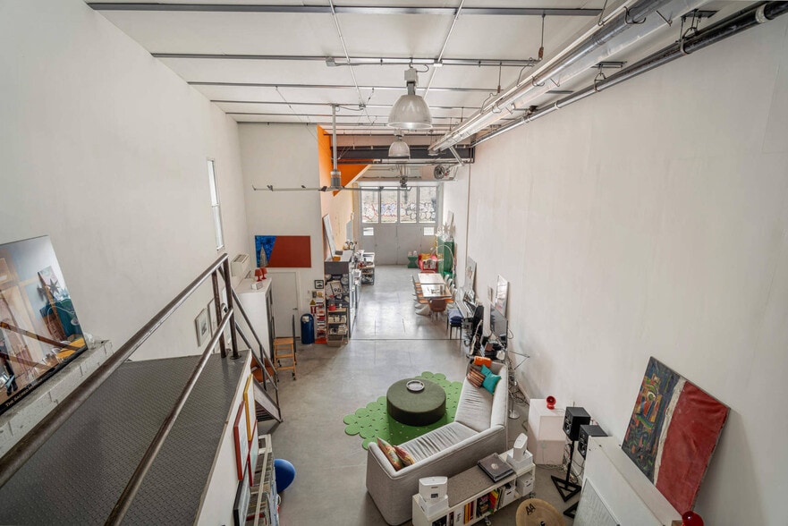 More Photos Of 251 Montrose Ave, Brooklyn Flex For Sale