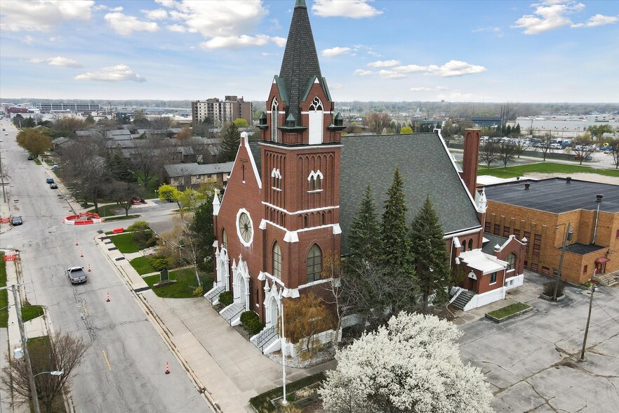 More Photos Of 1120 N Grant St, Bay City Religious Facility For Sale