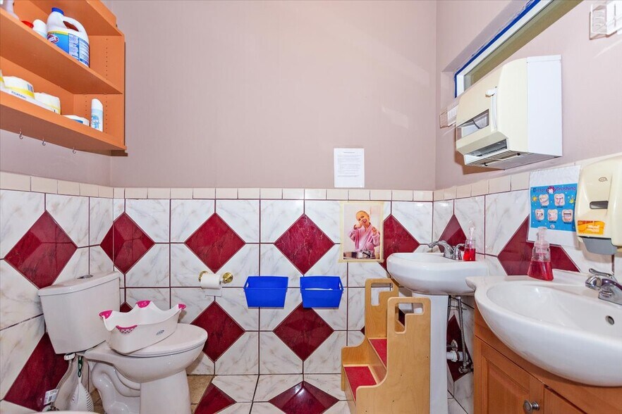 More Photos Of 1455 E Lynwood Dr, San Bernardino Schools For Sale