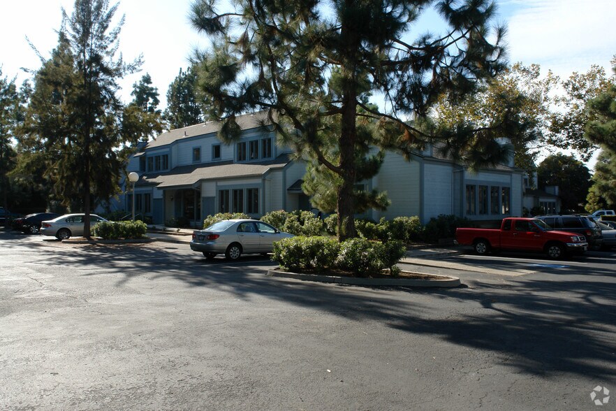 More Photos Of 1110 Eugenia Pl, Carpinteria Office For Lease